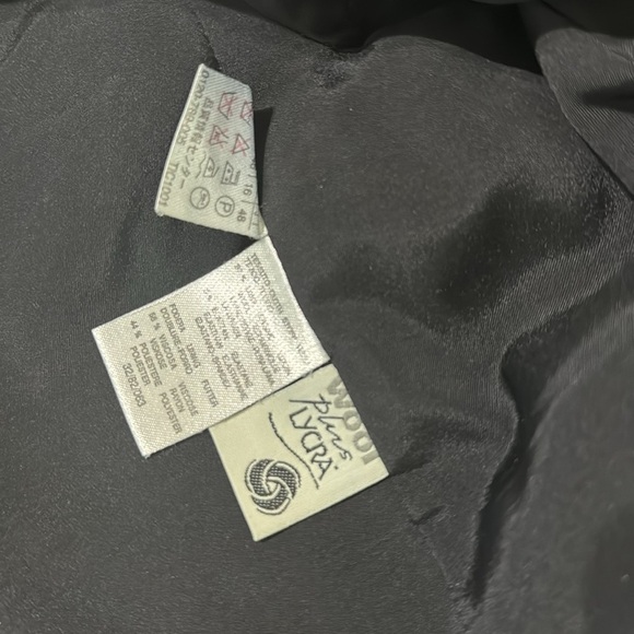 MaxMara Woman’s Classic & Trendy Wool Power Pinstriped Blazer - Picture 7 of 12